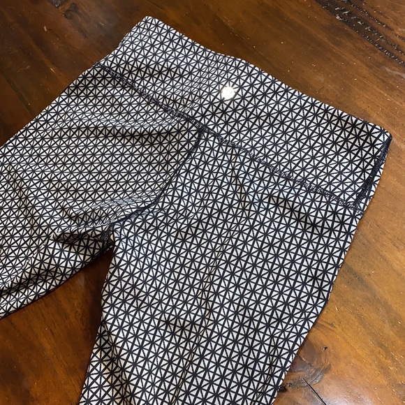 LULULEMON FULL LENGTH YOGA PANTS🌙 - Picture 13 of 14